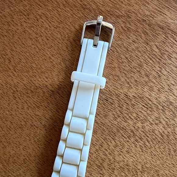 Fossil Riley Silicone Watch - Picture 3 of 4